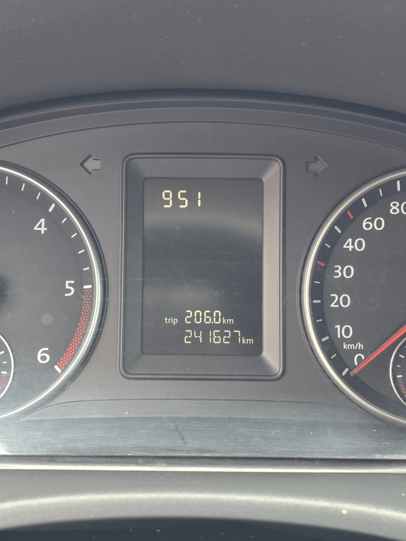 VW Caddy, снимка 16 - Автомобили и джипове - 54658215
