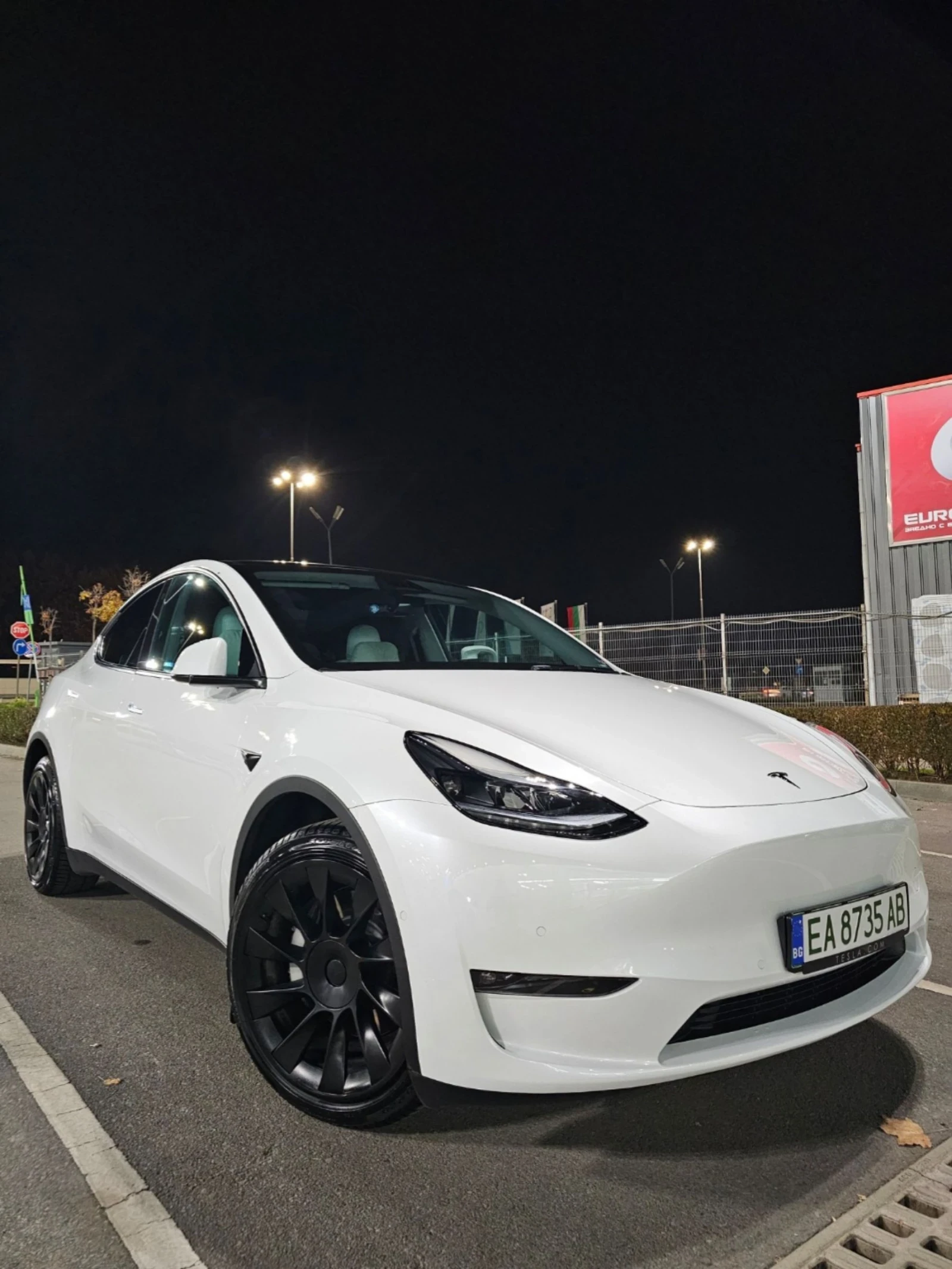 Tesla Model Y Long Range Dual Motor, снимка 7 - Автомобили и джипове - 54978463