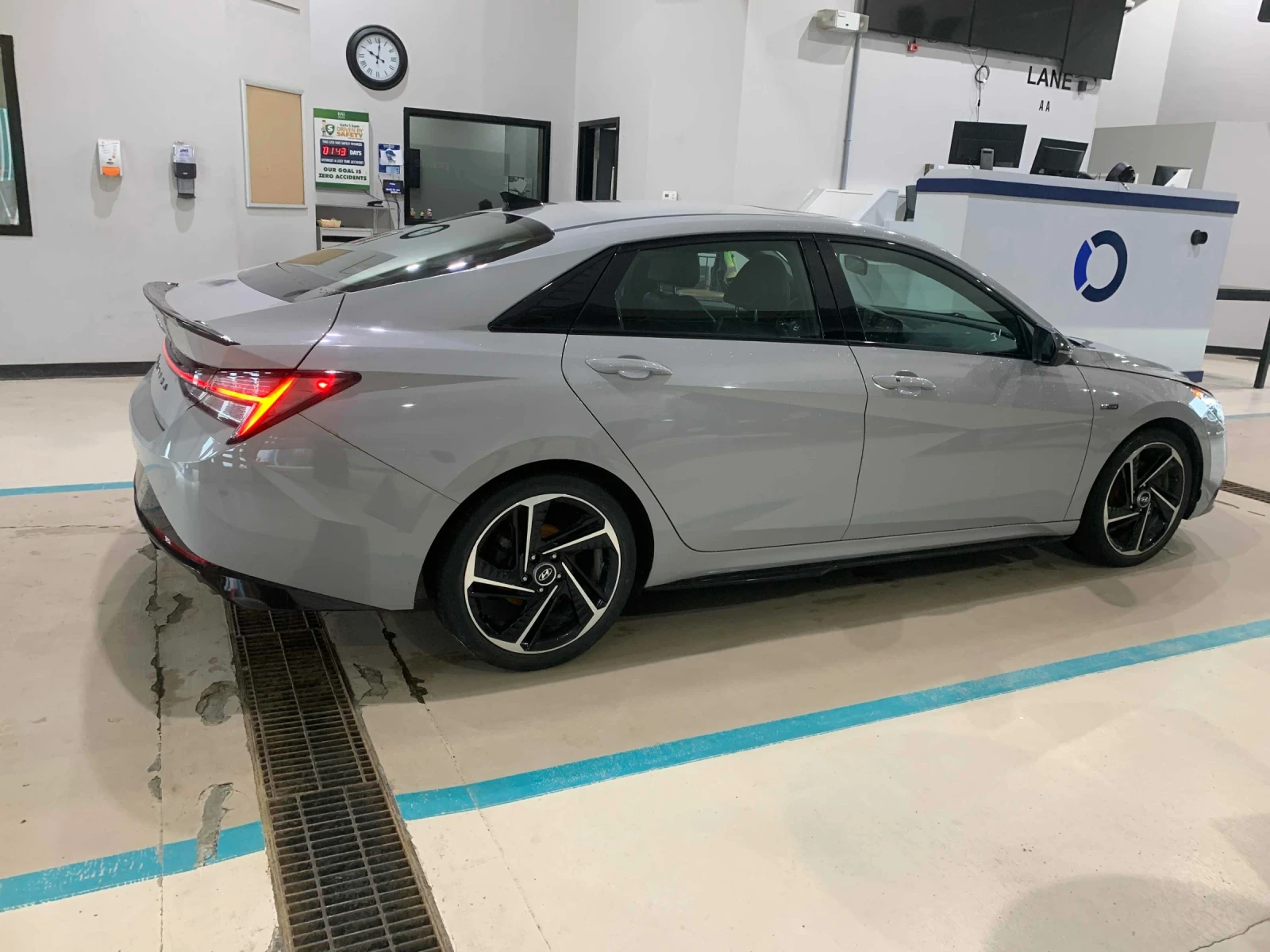 Hyundai Elantra N LINE / CARFAX, снимка 3 - Автомобили и джипове - 54990544