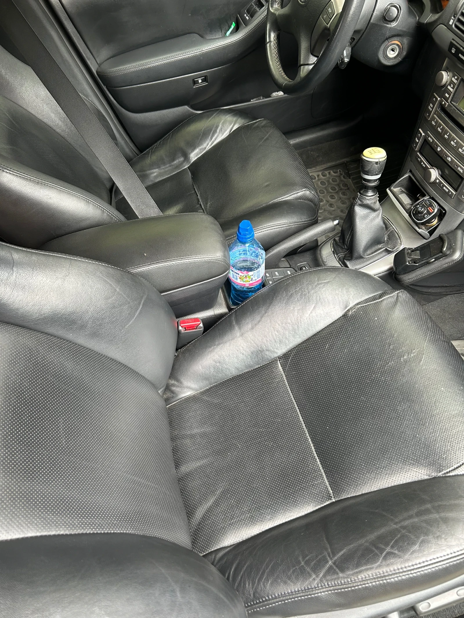 Toyota Avensis, снимка 13 - Автомобили и джипове - 55566005