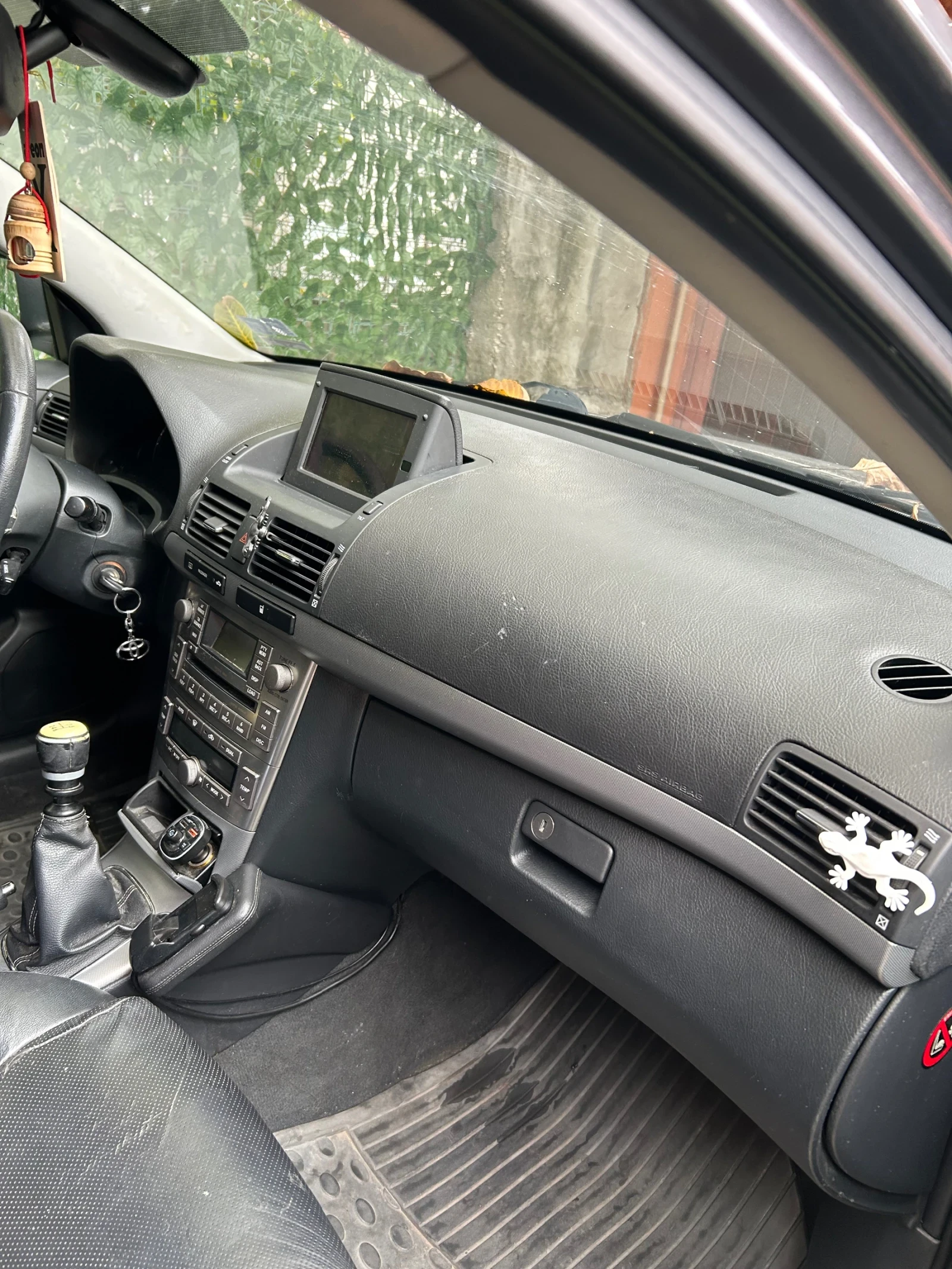Toyota Avensis, снимка 12 - Автомобили и джипове - 55566005