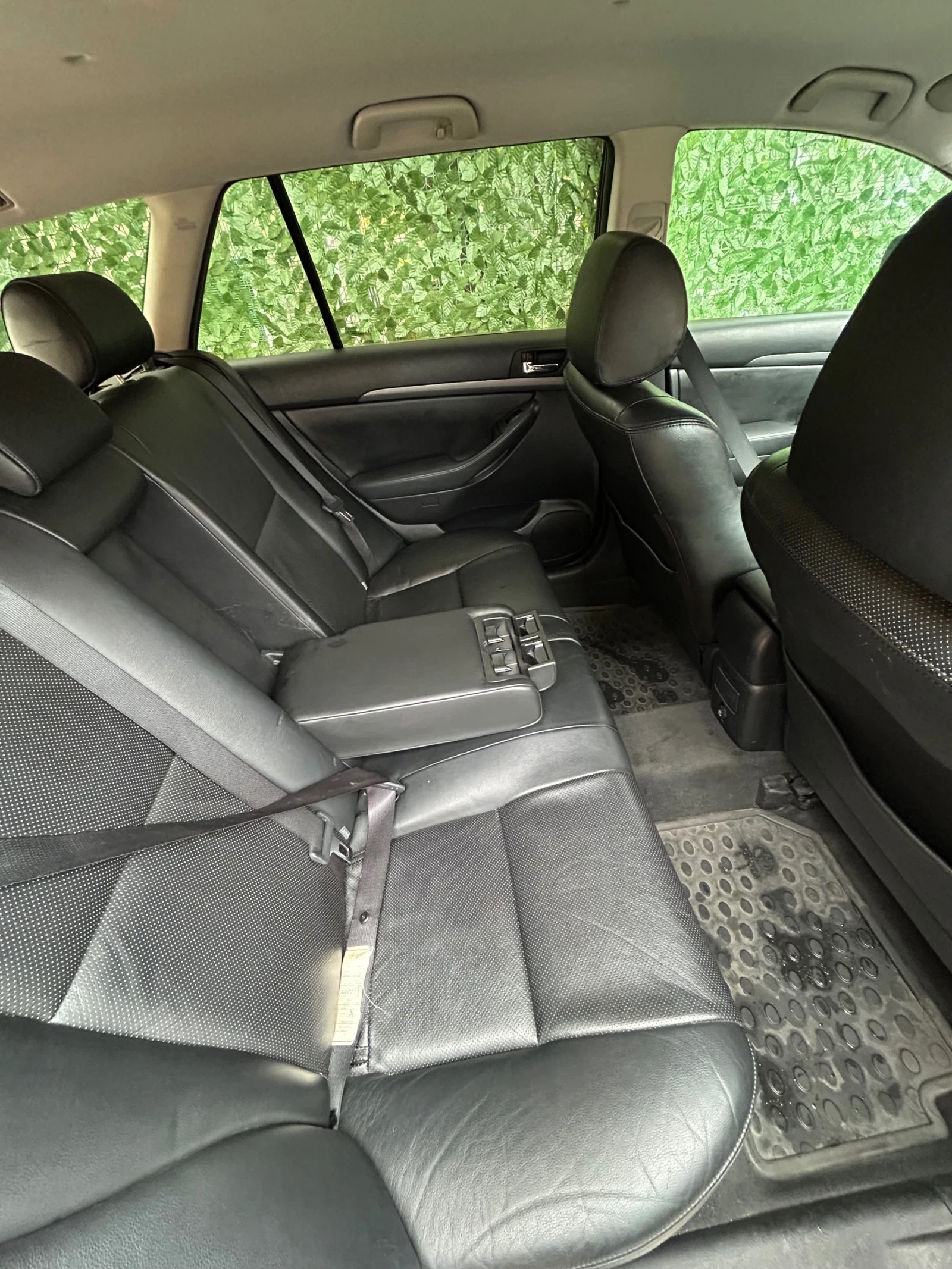 Toyota Avensis, снимка 15 - Автомобили и джипове - 55566005