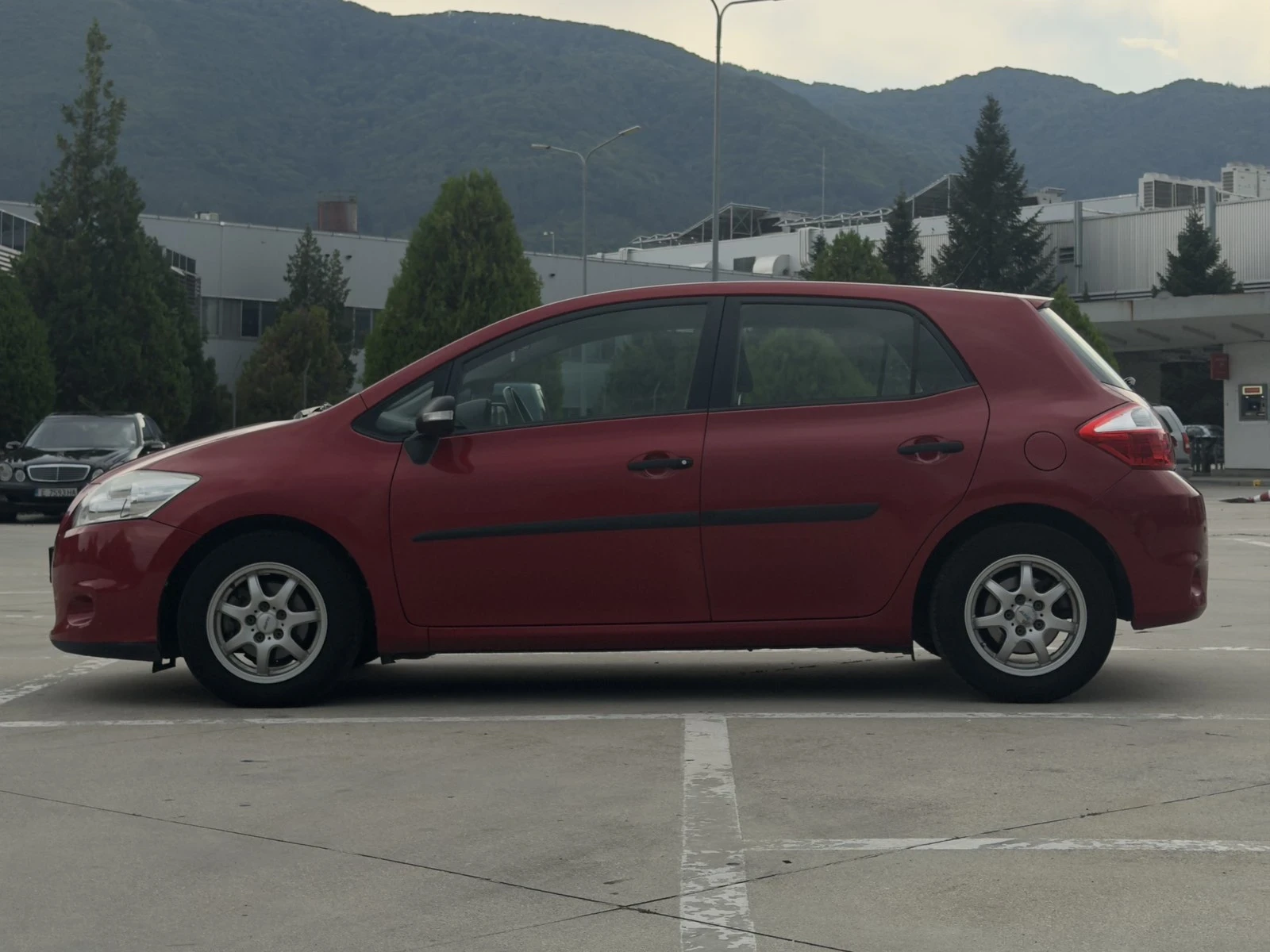 Toyota Auris, снимка 6 - Автомобили и джипове - 55780023