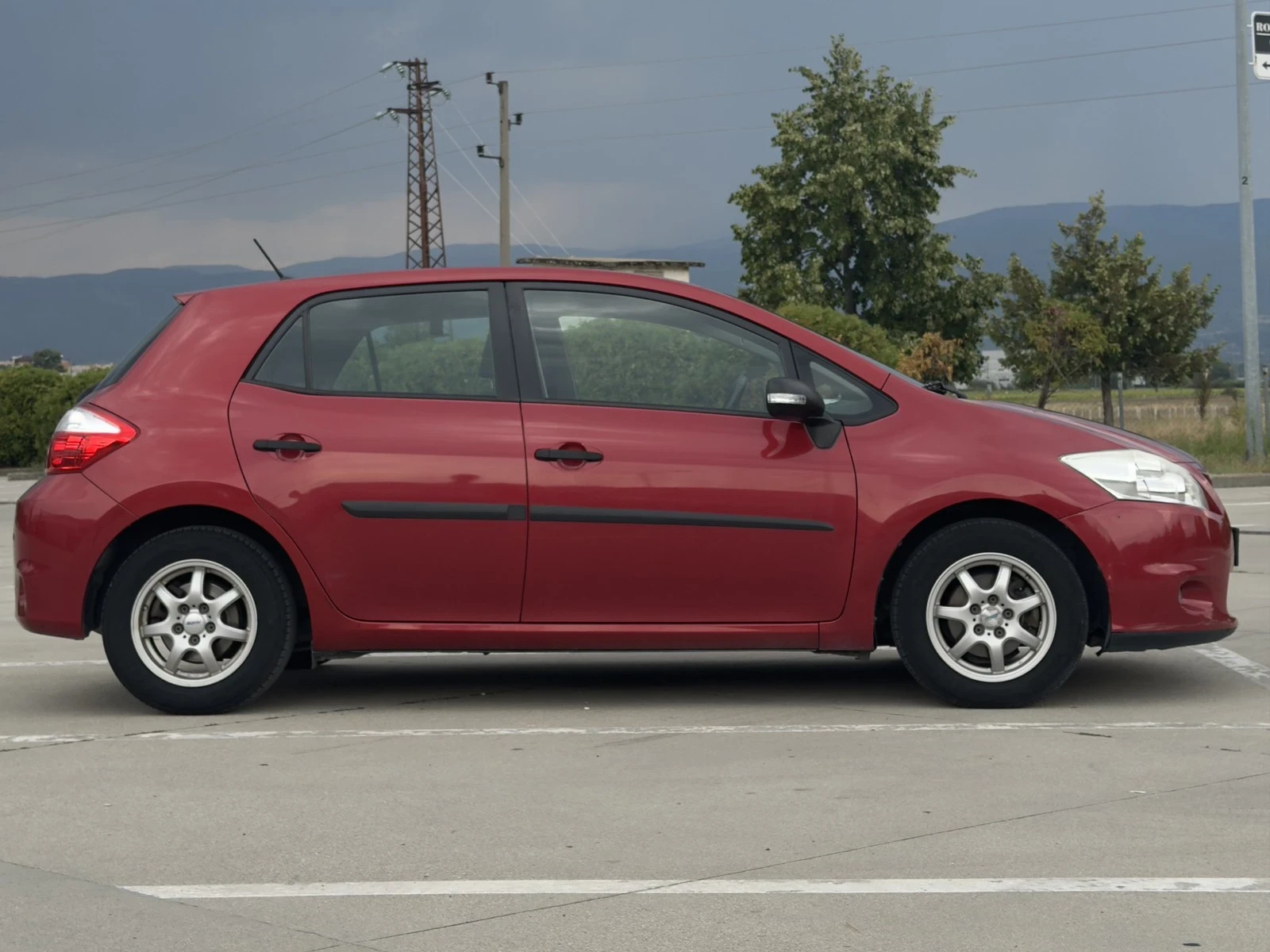 Toyota Auris, снимка 2 - Автомобили и джипове - 55780023