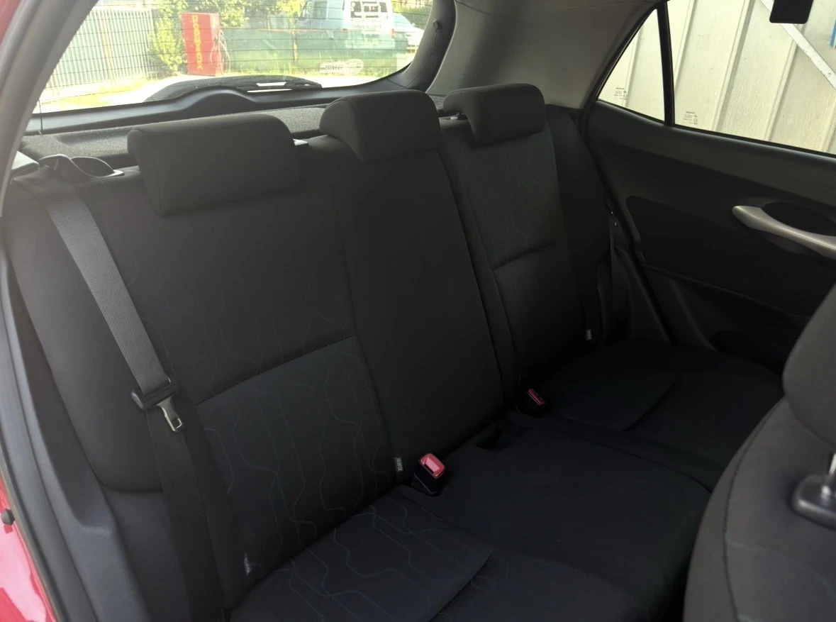 Toyota Auris, снимка 13 - Автомобили и джипове - 55780023