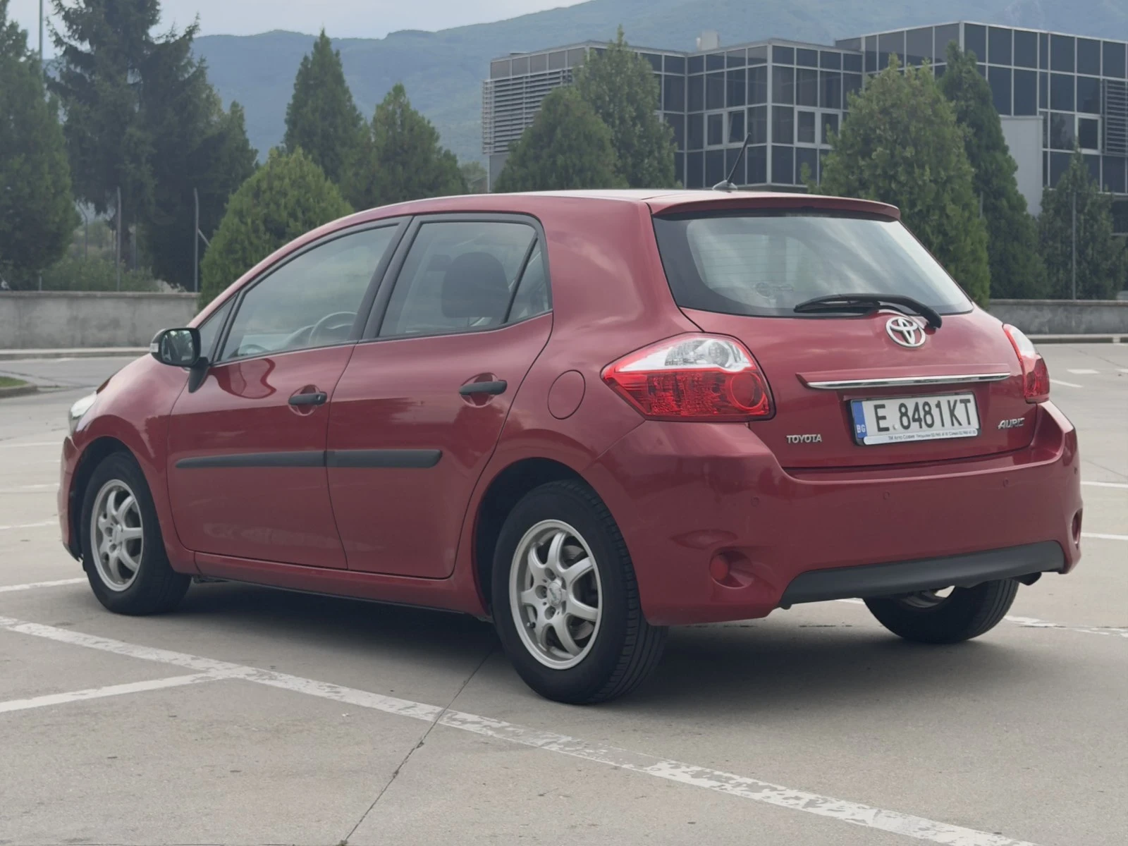 Toyota Auris, снимка 5 - Автомобили и джипове - 55780023