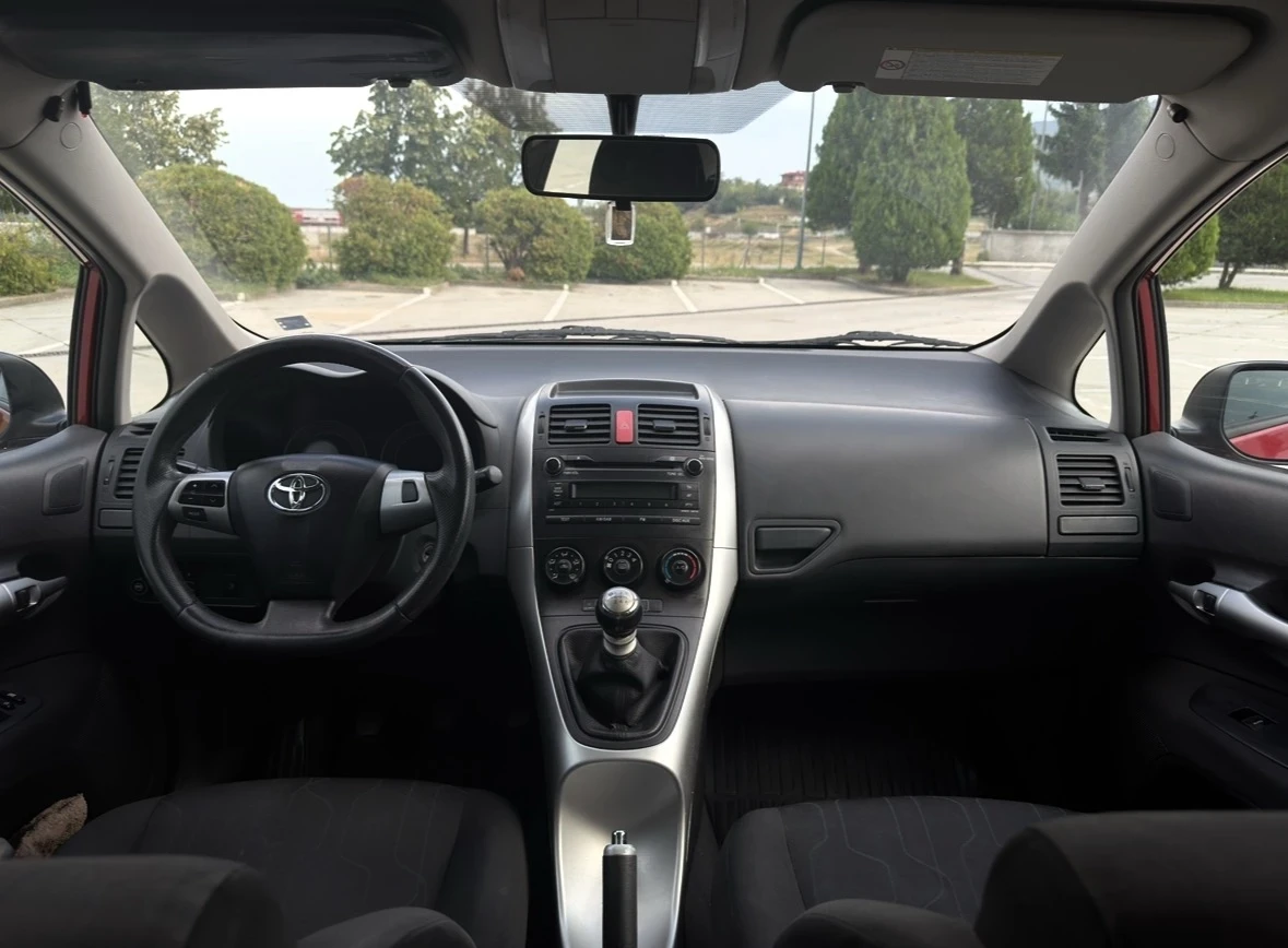 Toyota Auris, снимка 9 - Автомобили и джипове - 55780023