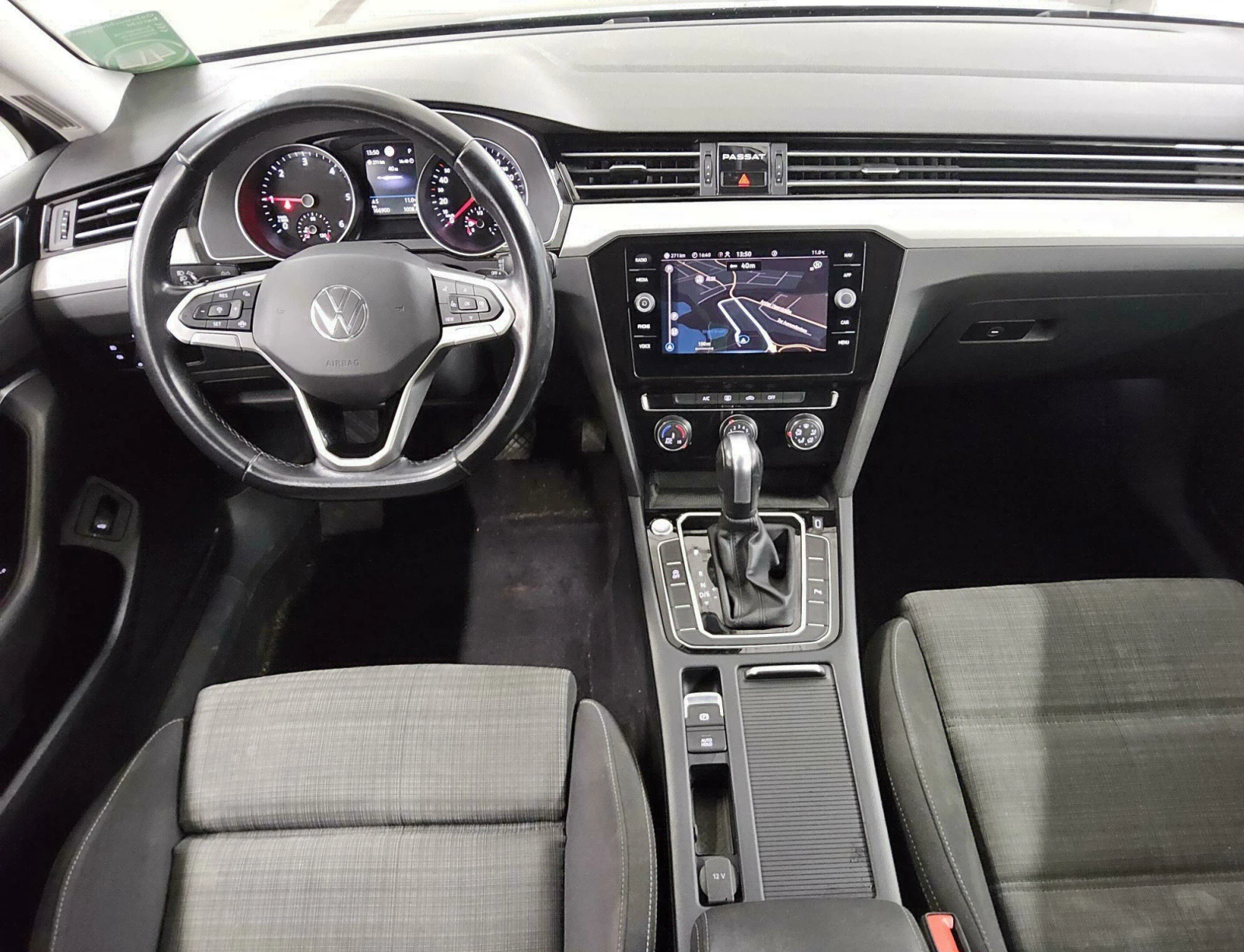 VW Passat Variant 2.0 TDI Navi LED, снимка 8 - Автомобили и джипове - 56719909