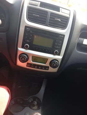 Kia Sportage 2.0 бензин- Газ, снимка 9