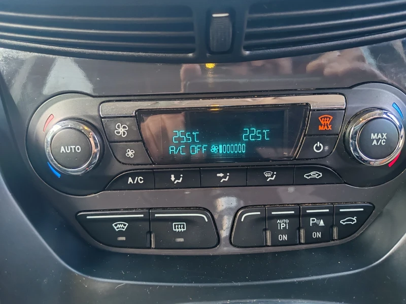 Ford Kuga 2.0 TDCI, снимка 12 - Автомобили и джипове - 52016040