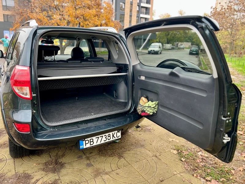 Toyota Rav4, снимка 6 - Автомобили и джипове - 52431528