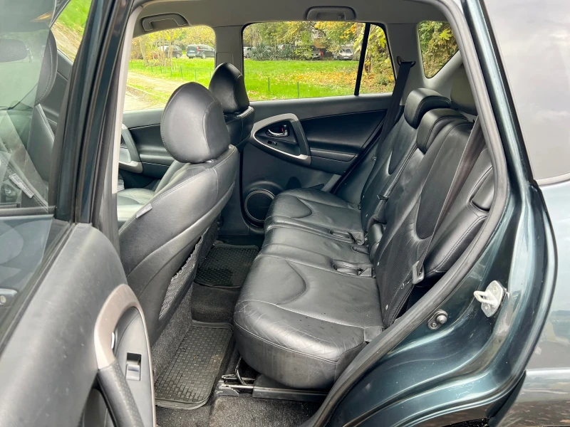 Toyota Rav4, снимка 12 - Автомобили и джипове - 52431528