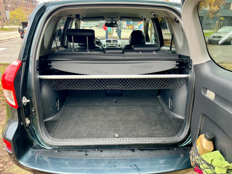 Toyota Rav4, снимка 11 - Автомобили и джипове - 52431528