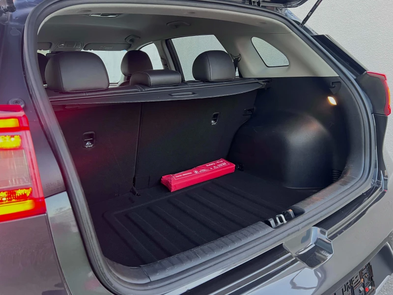 Kia Niro 1.6GDi HEV Energy ГАРАНТИРАНИ 145000km ОБСЛУЖЕН , снимка 13 - Автомобили и джипове - 53088834