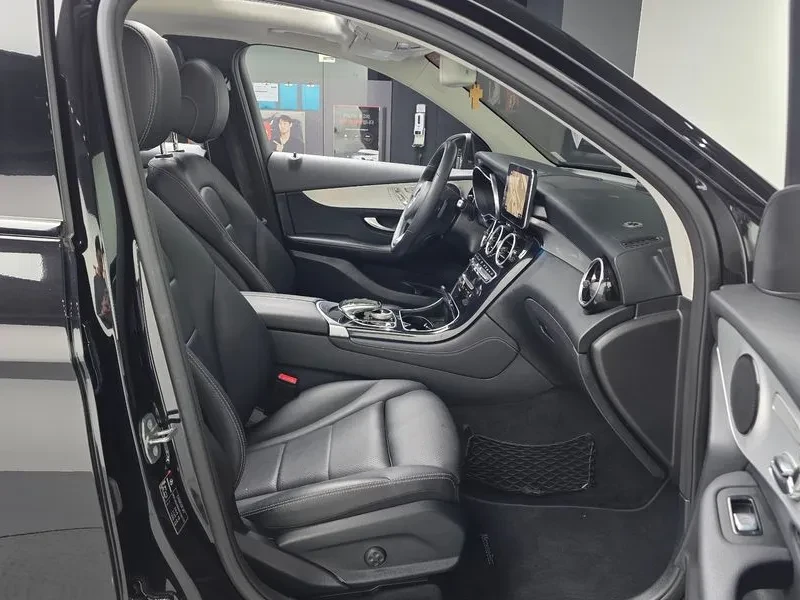 Mercedes-Benz GLC 350 PREMIUM 4MATIC* ПОДГРЕВ* НАВИГАЦИЯ* 360* HEAD UP* , снимка 11 - Автомобили и джипове - 56705547