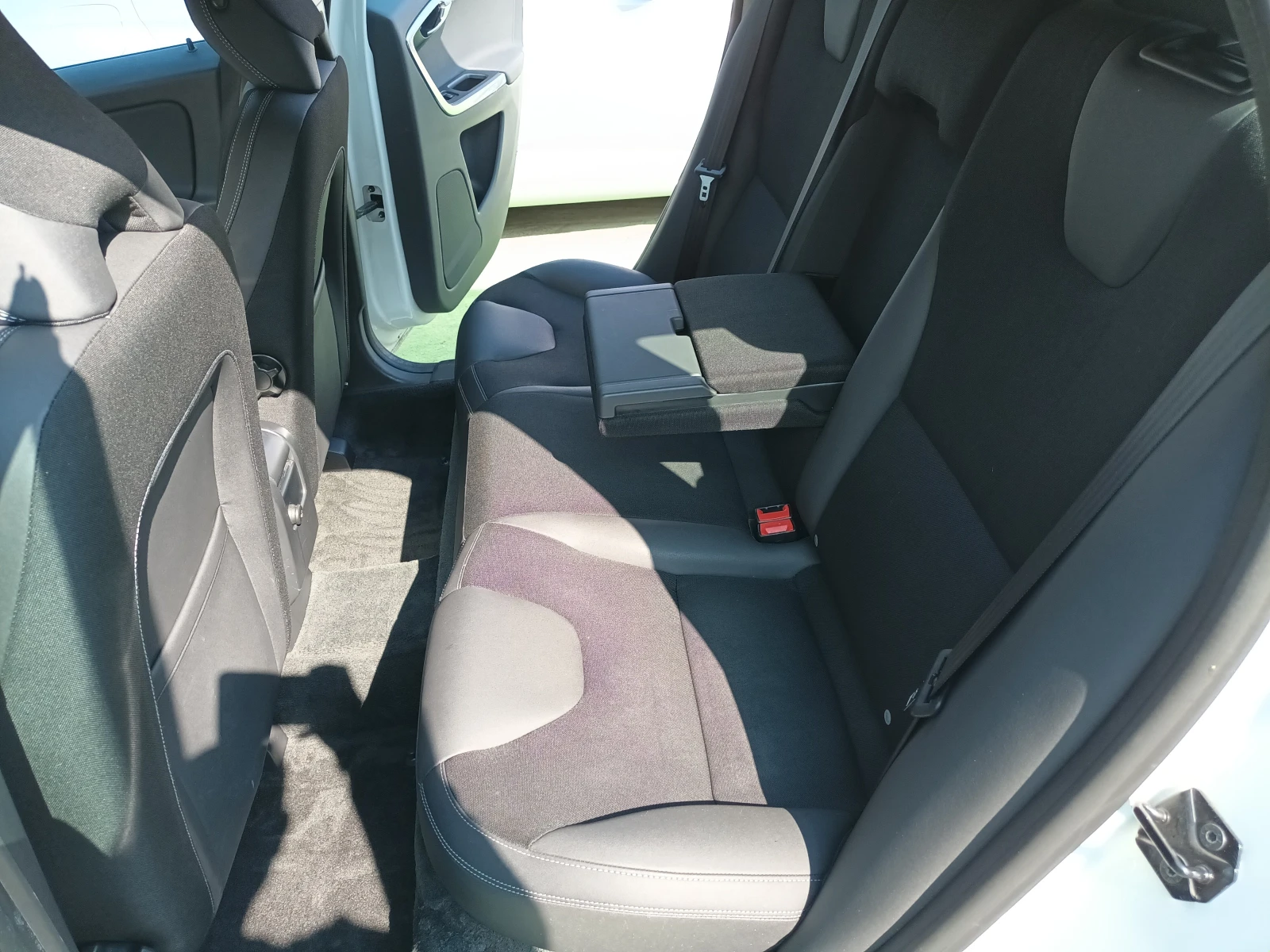 Volvo XC60 2.0D/D4/NAVI, снимка 9 - Автомобили и джипове - 53733798