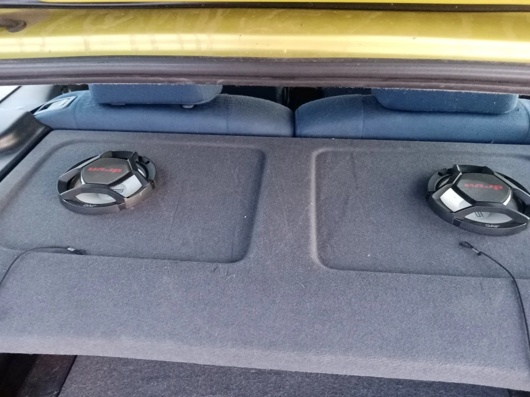 Honda Hr-v 1.6i KLIMA 4Х4, снимка 15 - Автомобили и джипове - 54349342