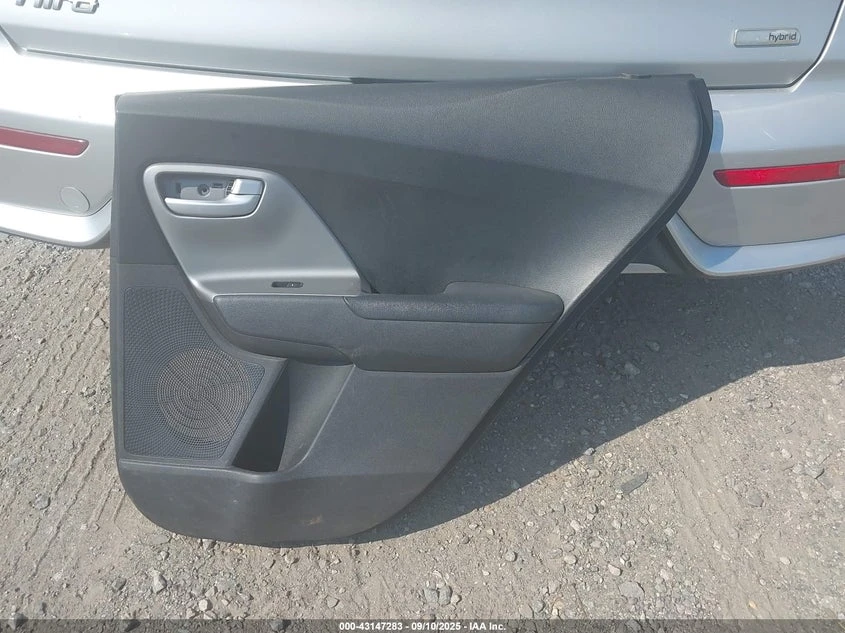 Kia Niro 1.6l Lx, снимка 12 - Автомобили и джипове - 54390060