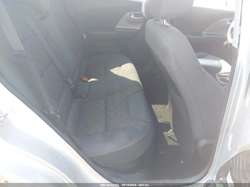 Kia Niro 1.6l Lx, снимка 8 - Автомобили и джипове - 54390060