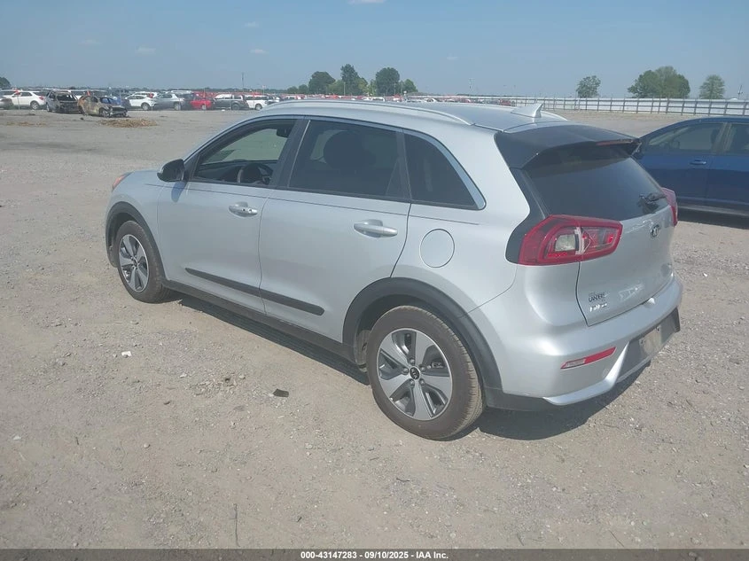 Kia Niro 1.6l Lx, снимка 3 - Автомобили и джипове - 54390060