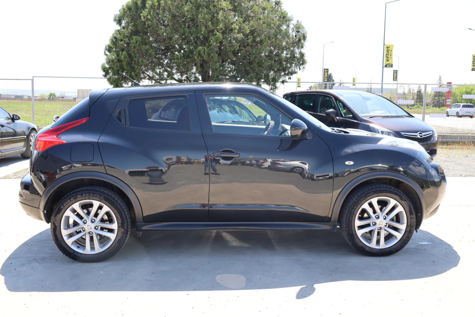 Nissan Juke 1.6 Бензин, снимка 3 - Автомобили и джипове - 54476432