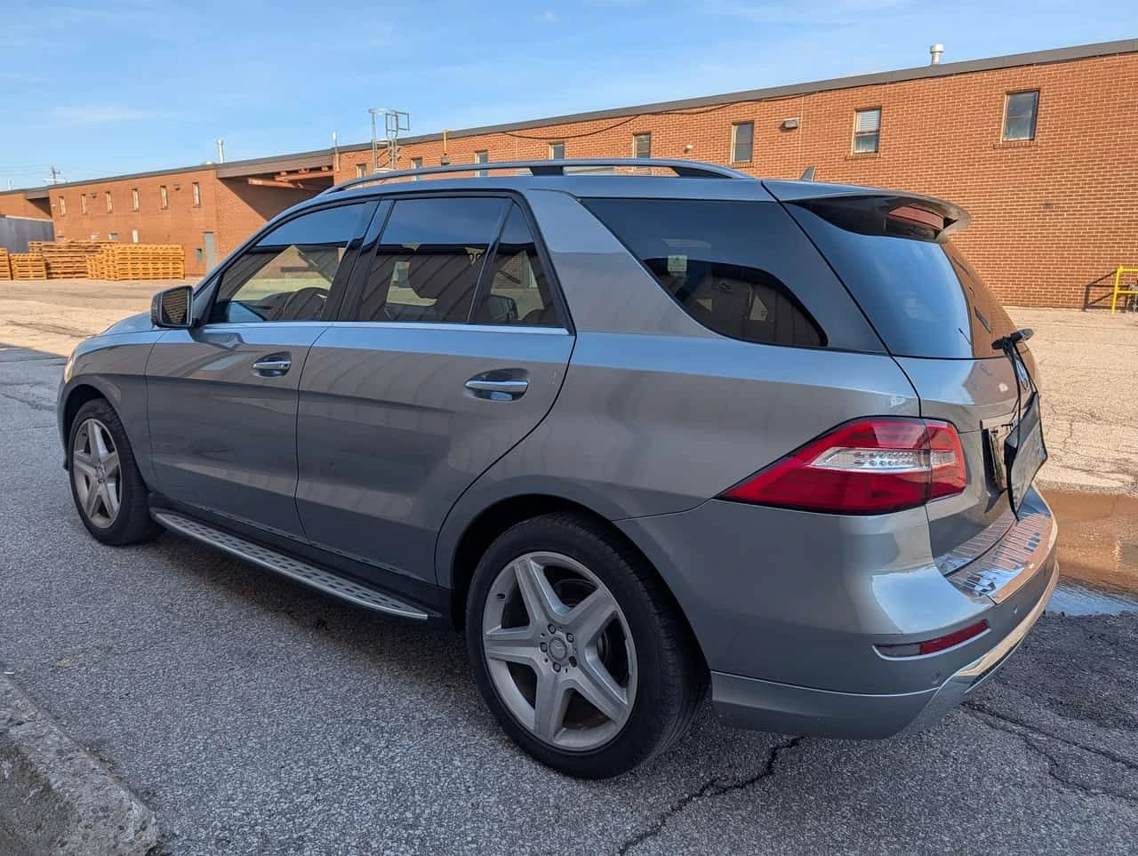Mercedes-Benz ML 350 * BlueTEC * HARMAN/KARDON* PANORAMA* , снимка 2 - Автомобили и джипове - 54580733