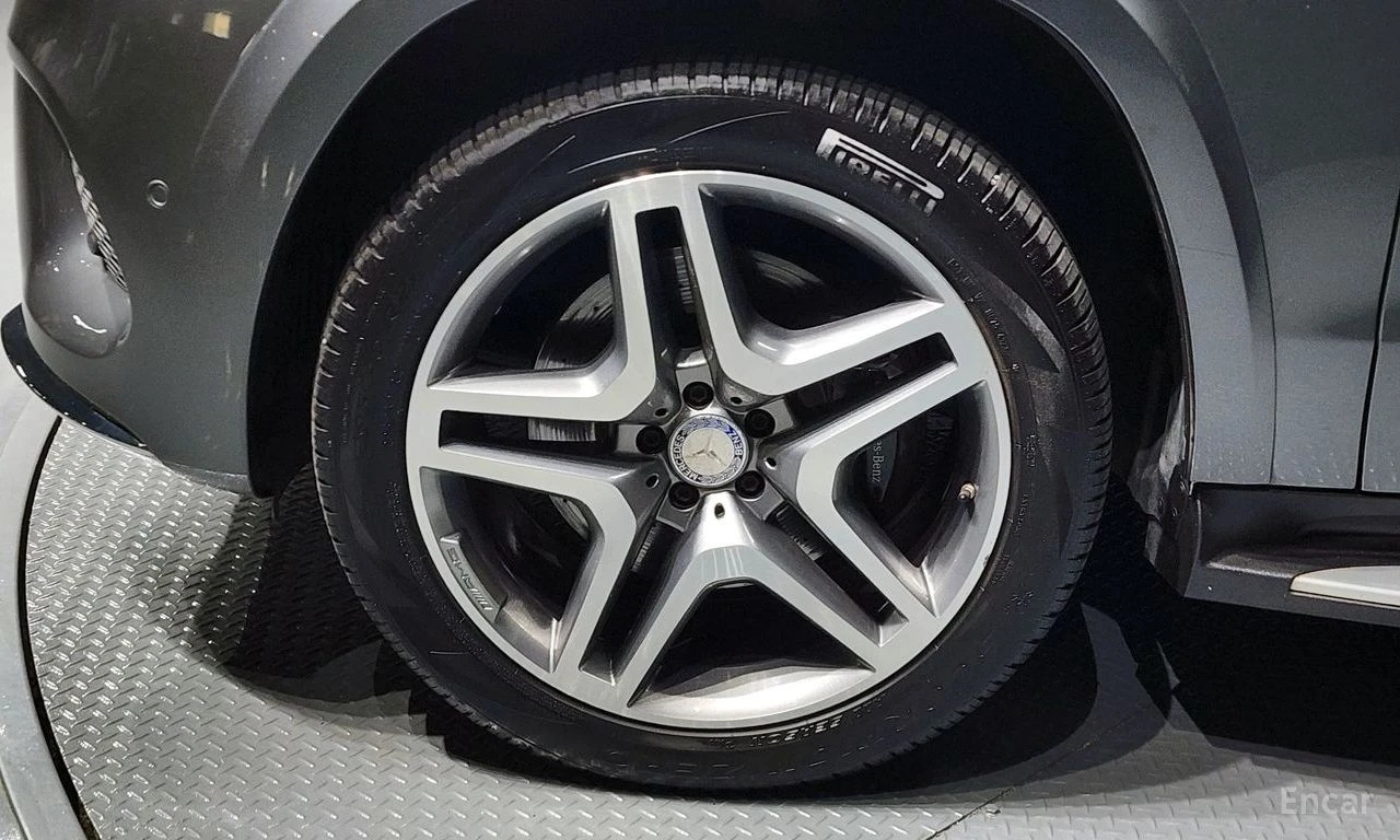 Mercedes-Benz GLS 350 d 4MATIC* AMG PACK* DISTRONIC* HARMAN KARDON* 360*, снимка 5 - Автомобили и джипове - 54778302