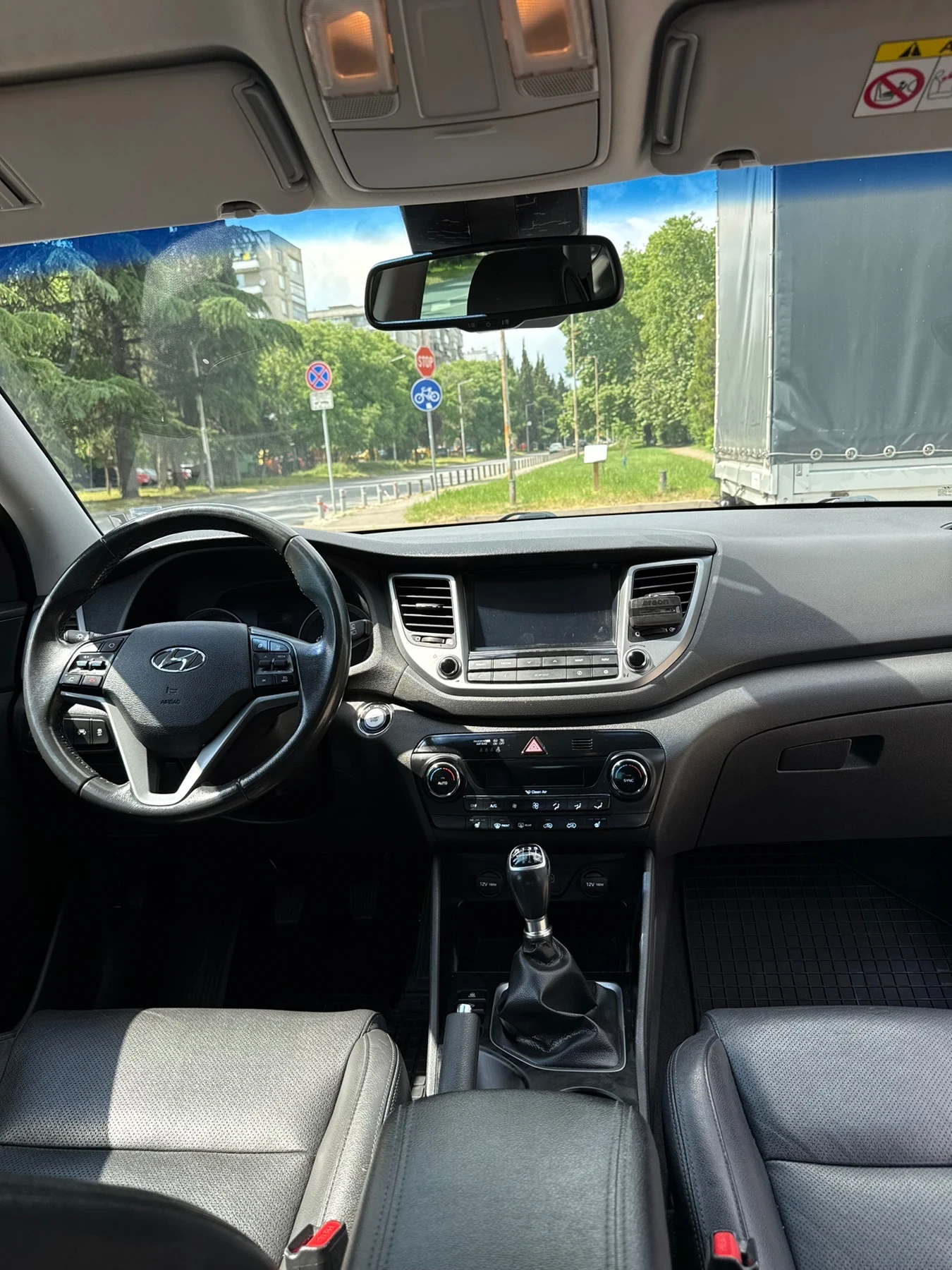Hyundai Tucson, снимка 11 - Автомобили и джипове - 54918811