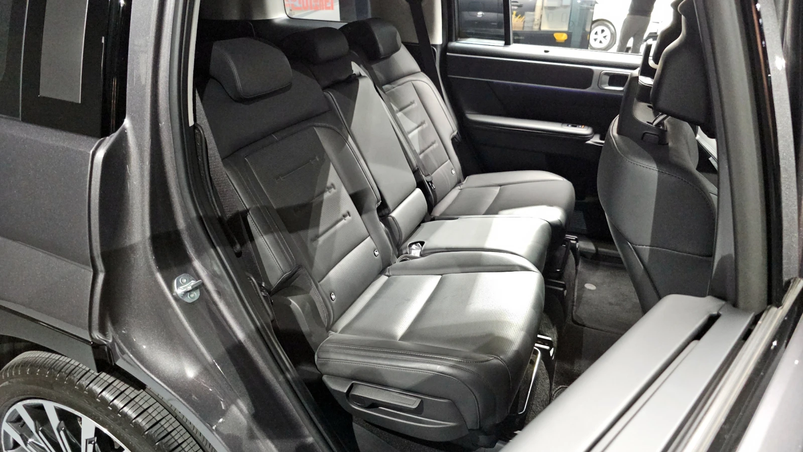 Hyundai Santa fe 2.5T Calligraphy* ЕЛ. БАГАЖНИК* HUD* КРАЙНА ЦЕНА, снимка 11 - Автомобили и джипове - 55451982