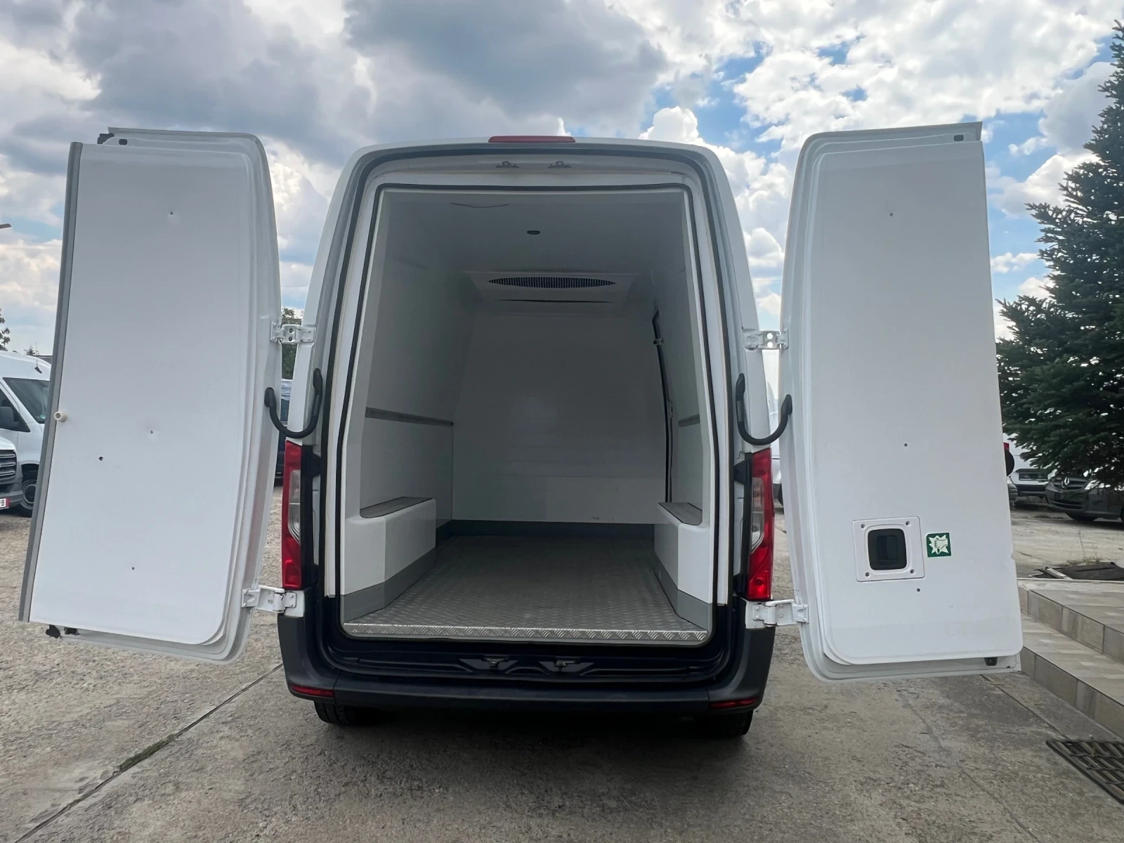 Mercedes-Benz Sprinter 314 ХЛАДИЛЕН, снимка 7 - Бусове и автобуси - 55315412