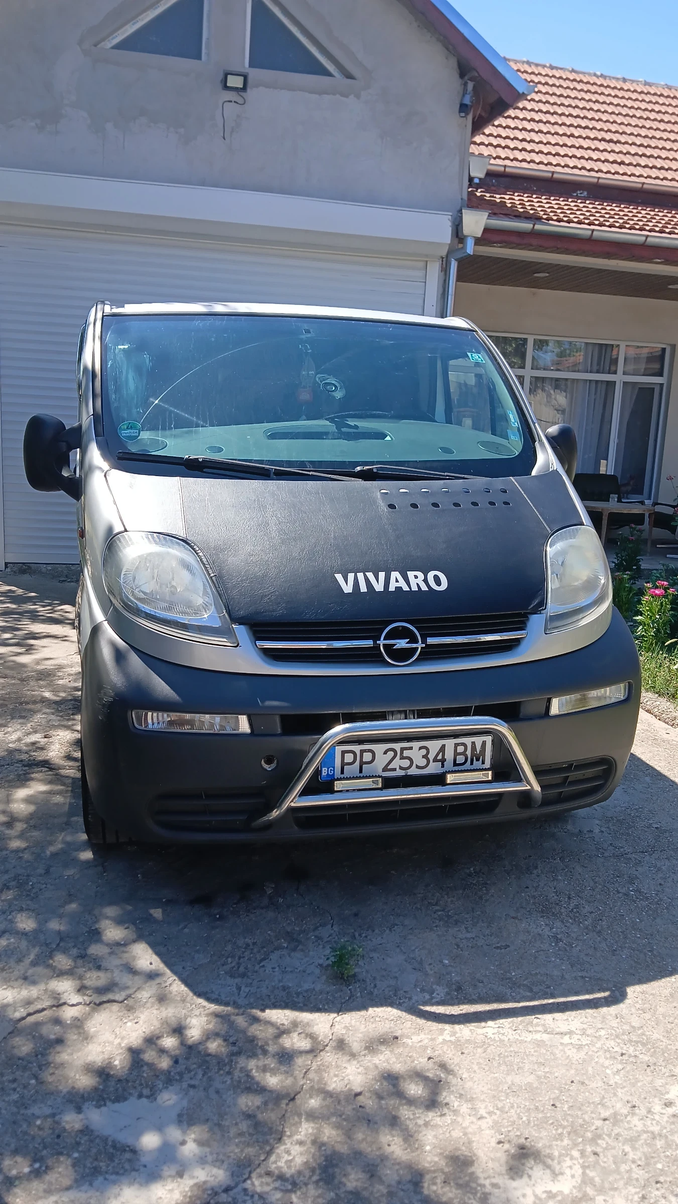 Opel Vivaro Буса пали и върви всичко платено не се прехвърля п
