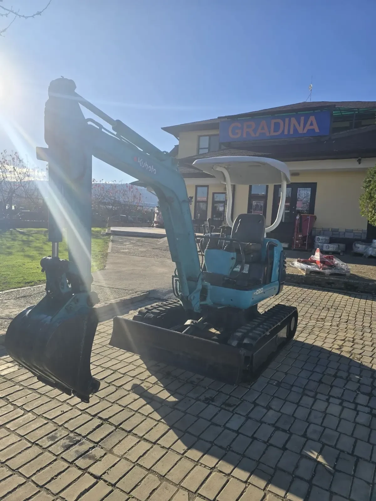 Багер Kubota 2.0 тон, 3 цилиндъра, джойстици - изображение 2