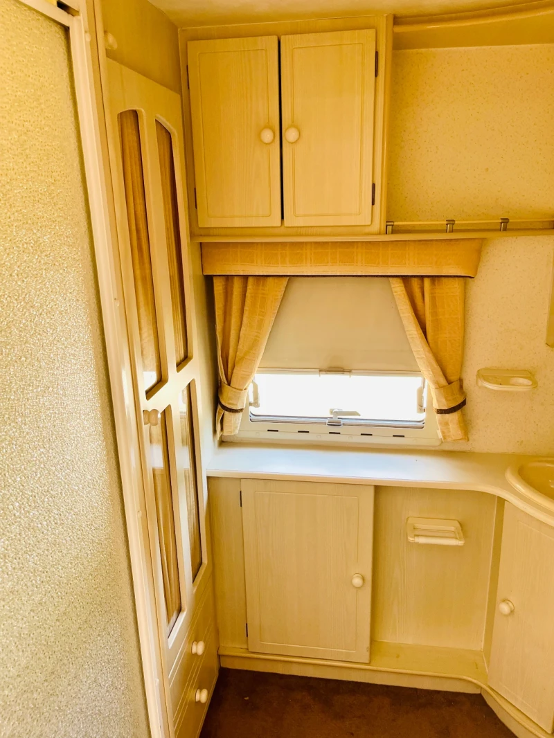 Каравана Coachmen Vip, снимка 6 - Каравани и кемпери - 51562798