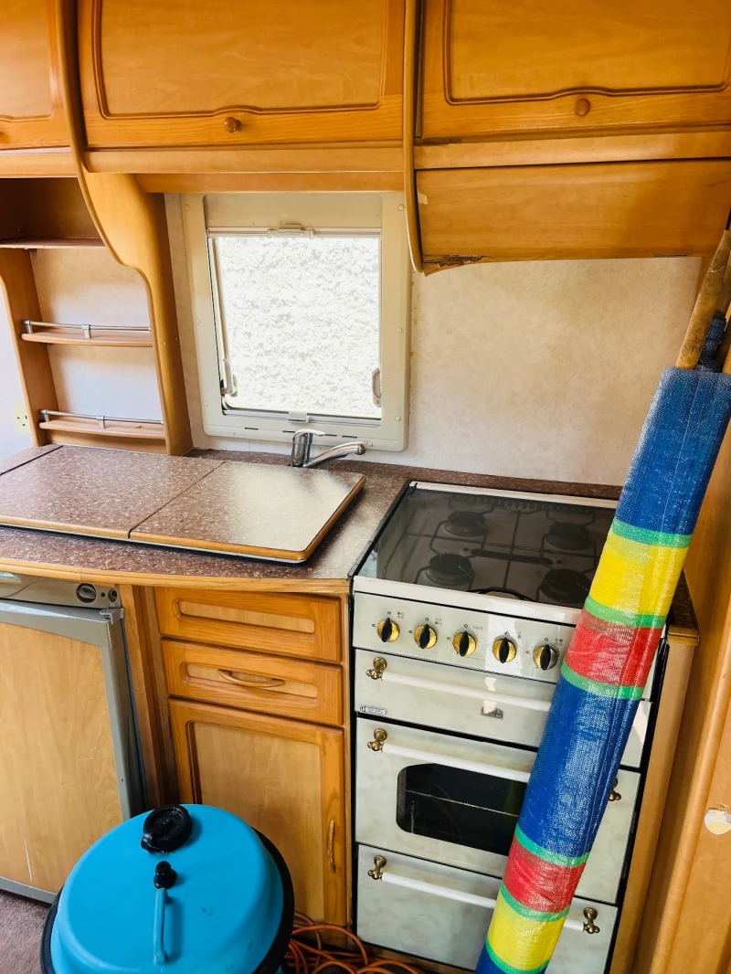 Каравана Coachmen Vip, снимка 5 - Каравани и кемпери - 51562798