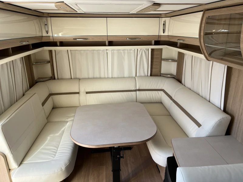 Каравана LMC 655, снимка 13 - Каравани и кемпери - 52706042