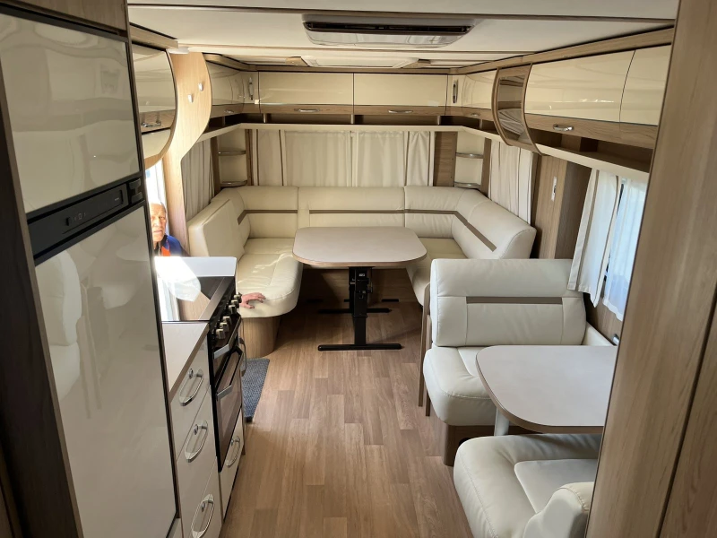 Каравана LMC 655, снимка 8 - Каравани и кемпери - 52706042