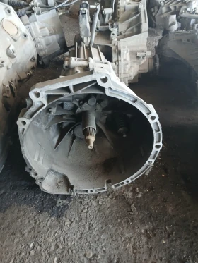 2300-7533818 скорости ръчни BMW 1, снимка 1