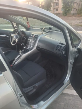 Toyota Auris 1.4 vvti , снимка 8