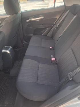 Toyota Auris 1.4 vvti , снимка 12