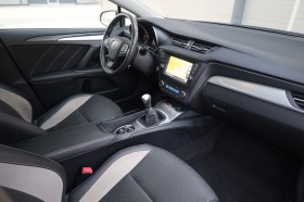 Toyota Avensis 1.8 VVT-i Sports Business Edition 90K km  + KeyGO , снимка 14