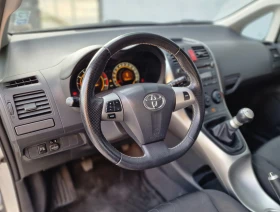 Toyota Auris 1.33 , снимка 14