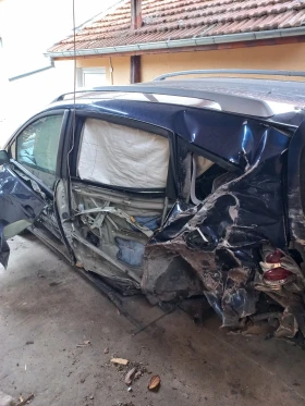 Toyota Corolla verso, снимка 4