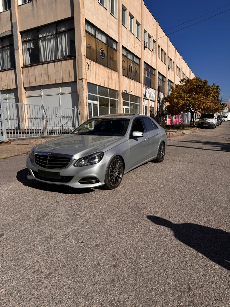 Mercedes-Benz E 220 ПЕРФЕКТНО СЪСТОЯНИЕ!!, снимка 1 - Автомобили и джипове - 47736352