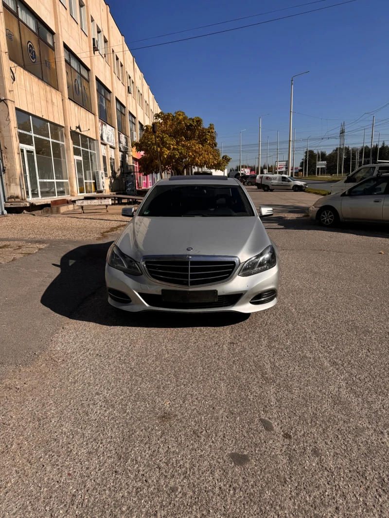 Mercedes-Benz E 220 ПЕРФЕКТНО СЪСТОЯНИЕ!!, снимка 2 - Автомобили и джипове - 47736352