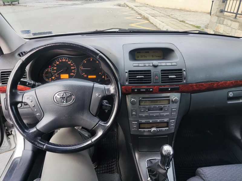 Toyota Avensis, снимка 12 - Автомобили и джипове - 48309732