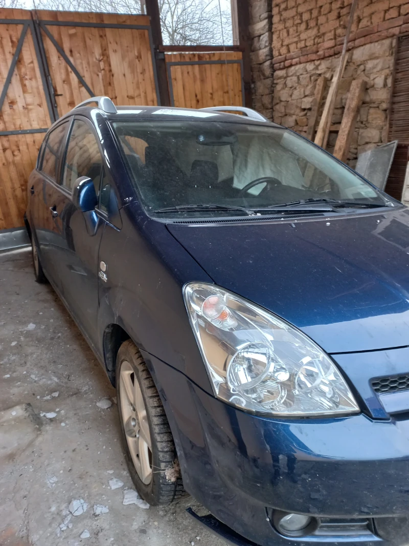 Toyota Corolla verso, снимка 3 - Автомобили и джипове - 49042198