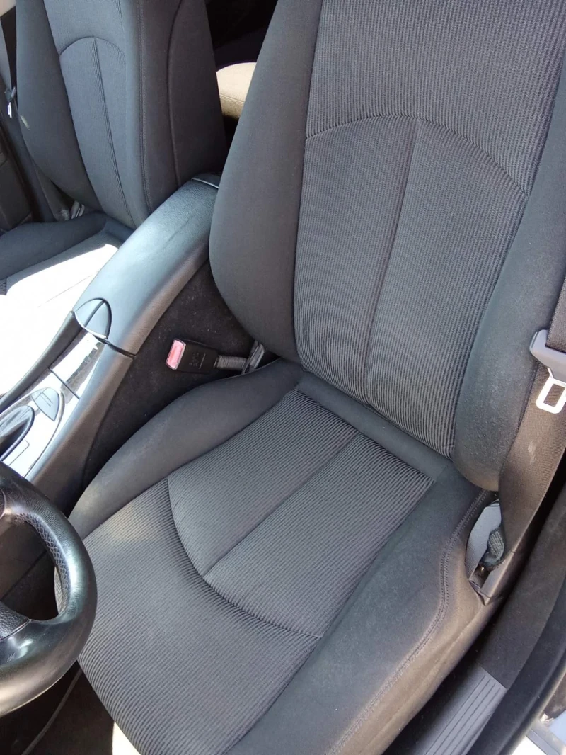 Mercedes-Benz E 220 Avantgarde, снимка 9 - Автомобили и джипове - 52880257