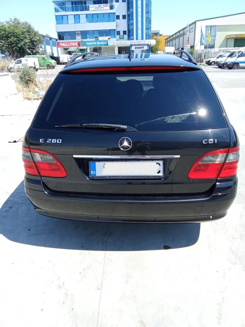 Mercedes-Benz E 220 Avantgarde, снимка 7 - Автомобили и джипове - 52880257