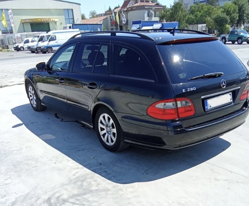 Mercedes-Benz E 220 Avantgarde, снимка 8 - Автомобили и джипове - 52880257