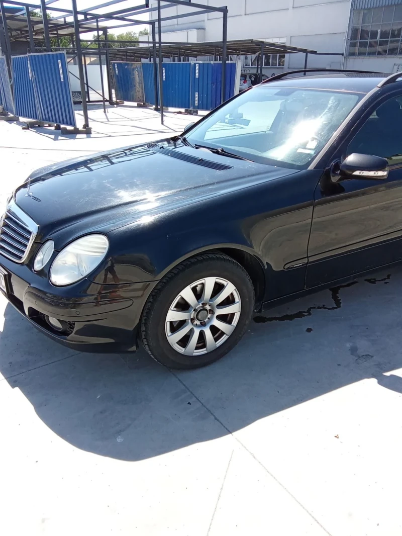 Mercedes-Benz E 220 Avantgarde, снимка 4 - Автомобили и джипове - 52880257